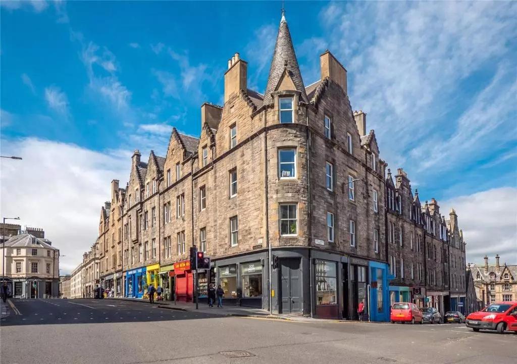 Spacious Boutique Two-bedroom Next To The Castle * Edinburgh