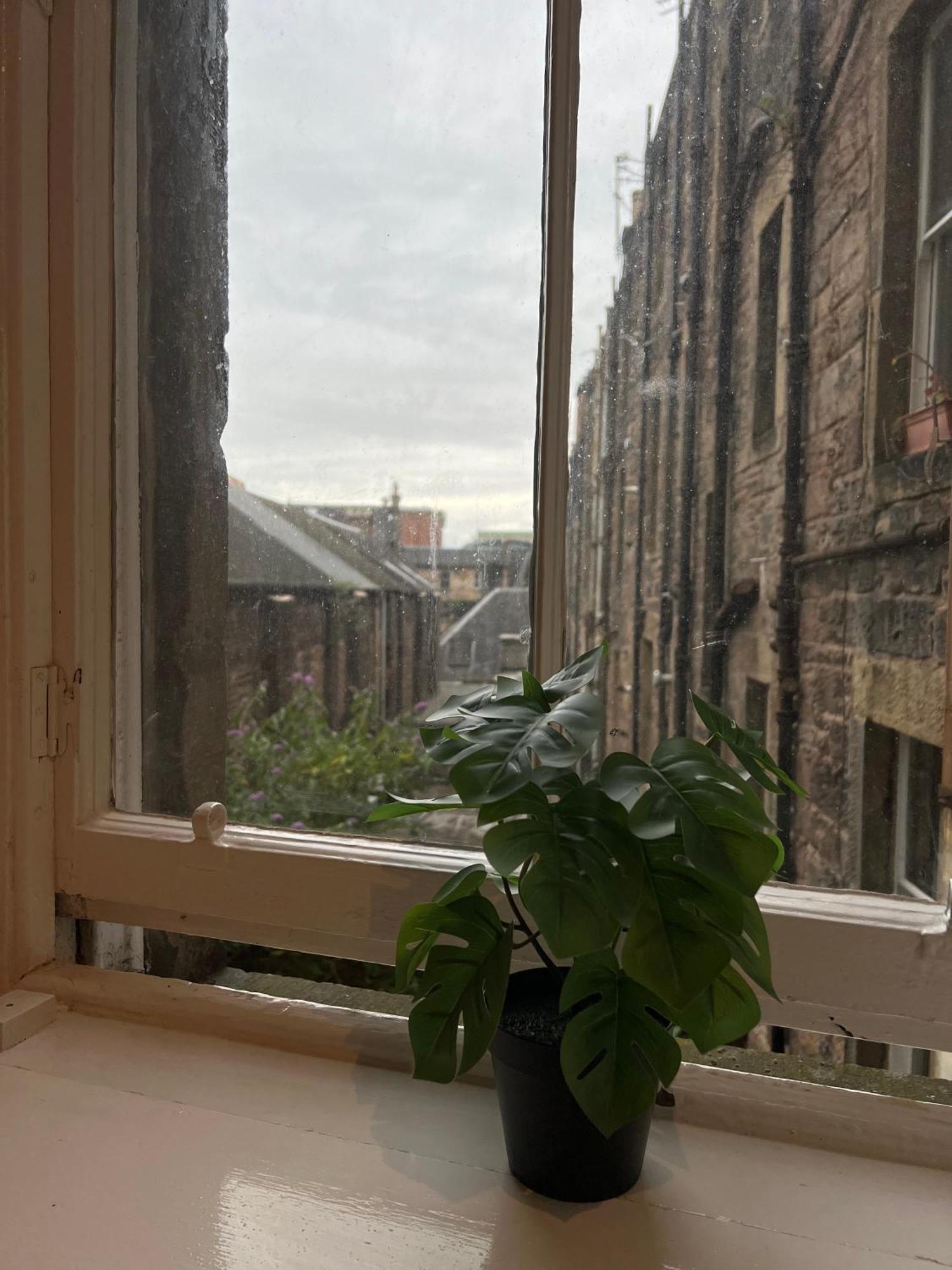 Apartment Spacious Boutique Two-bedroom Next To The Castle Edinburgh