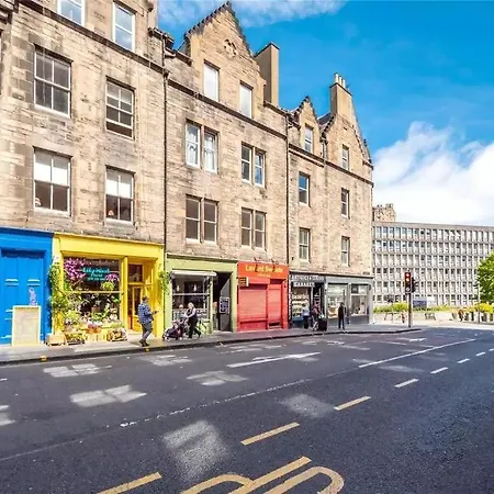 Spacious Boutique Two-Bedroom Apartment Next To The Castle Edinburgh Exterior foto