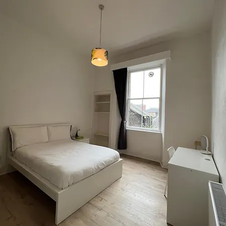 Spacious Boutique Two-Bedroom Apartment Next To The Castle Edinburgh Exterior foto